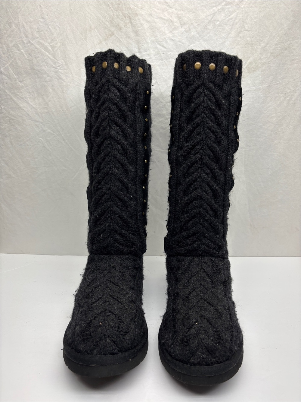 Ugg Cardy Knit Boots, size 8, box 46